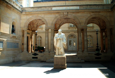 sorbonne-statue